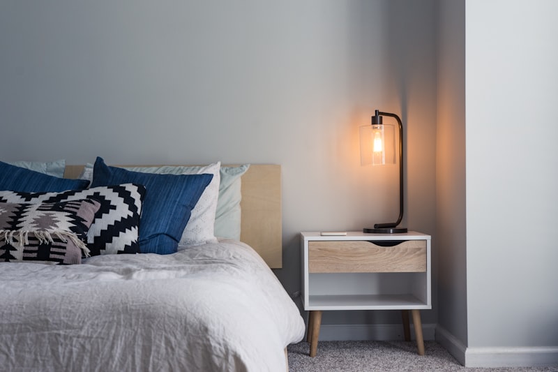 Serene Oak Night Stand